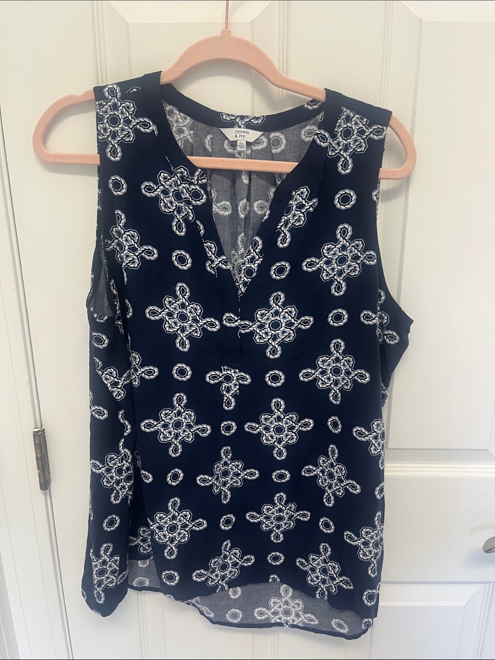 crown & ivy Navy Sleeveless V-Neck Pattern Tank Blouse